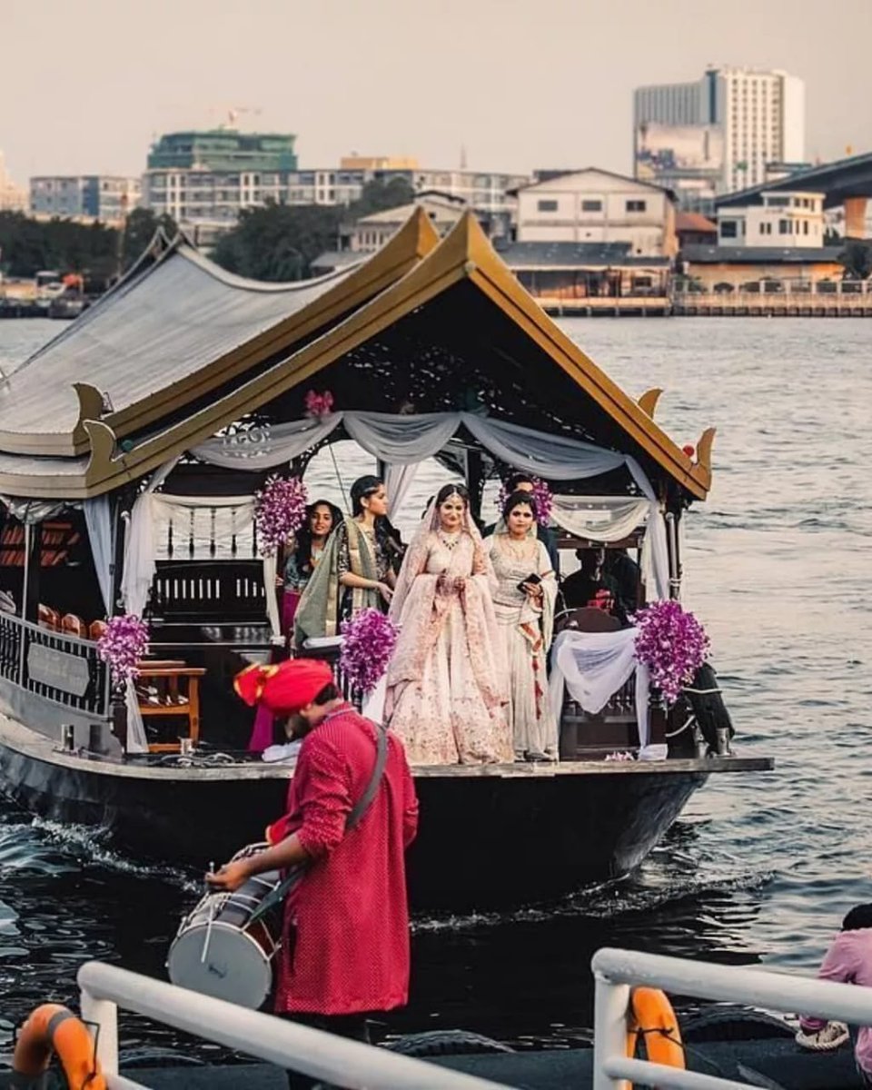MakeMyWedd's tweet image. "Ideas for a stunning, unique entrance"

Grab your wedding moments with us and make your wedding memorable.

If you have any inquiries or requests regarding weddings, feel free to DM us or get in touch with us!!
.
Credit : Pinterest
.
#specialentry #bridalentry #tbt #makemywedd