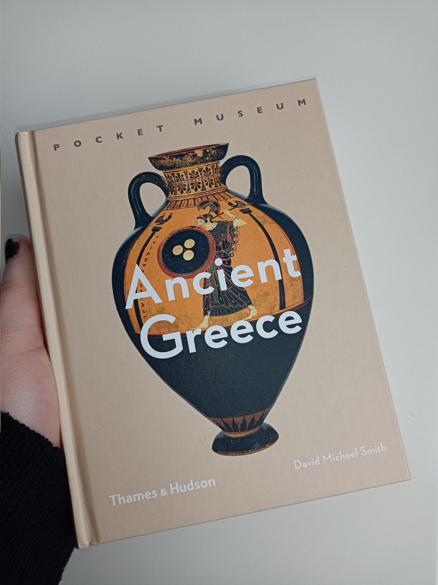 AccessClassics's tweet photo. Happy Monday everyone! Just a quick recommendation to kick off the week. This Ancient Greek pocket museum book from @thamesandhudson is full to the brim of amazing artefacts and their information and location. Great for archaeology aficionados everywhere! - Hekate
#accessclassics https://t.co/rqrwJIaCtu