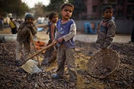 _0_BOOOM_6996's tweet photo. #TrabajasYMendigas
La esclavitud infantil, usa niños con calidad de esclavos.Empresas multimillonarias como Nike, Monsanto, Cargill y Archer Daniels Midland tienen fábricas en Indonesia. 
55 millones de zapatos anualmente. https://t.co/hAwb1Yh11G