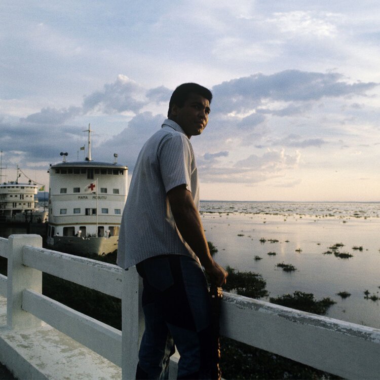 “I don’t have to be what you want me to be. I’m free to be what I want to be.” - #MuhammadAli 

📸: <a href="/LeiferNeil/">Neil Leifer</a> 

#Freedom #BHM #BlackHistoryMonth