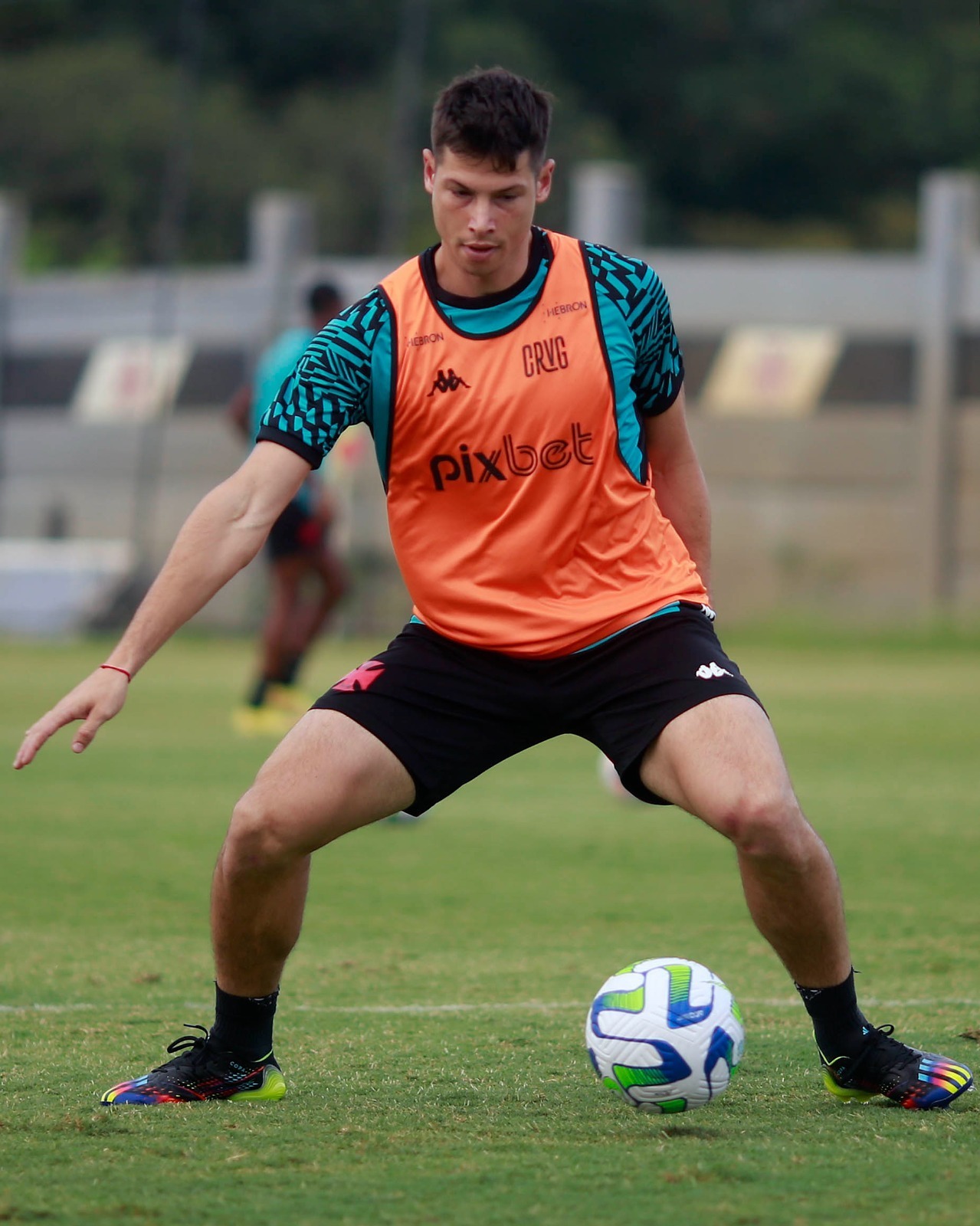 Vasco publica fotos de Manuel Capasso no treino SuperVasco