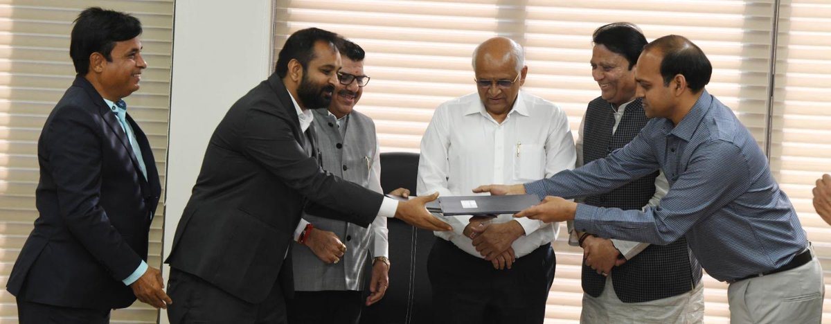 Gujarat govt inks 18 MoUs for investment of Rs. 9,852 crore under Atmanirbhar Gujarat schemes