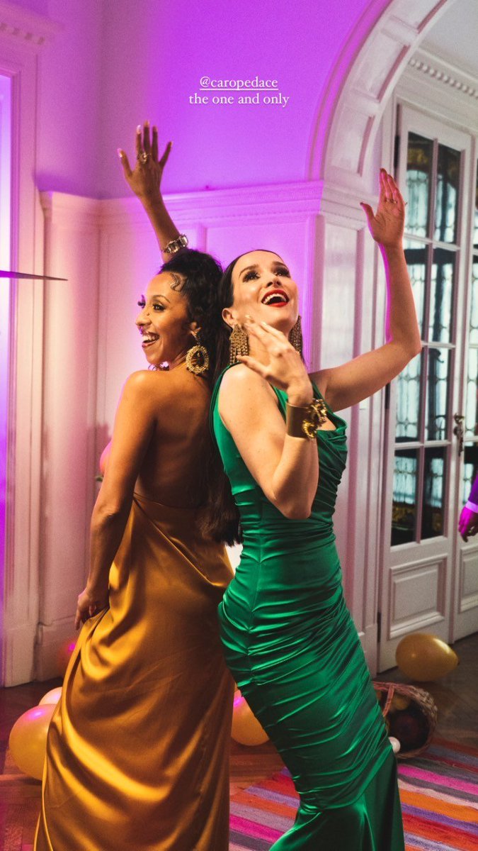 nataliaoreirogr's tweet photo. #nataliaoreiro https://t.co/ruxT8wfe73