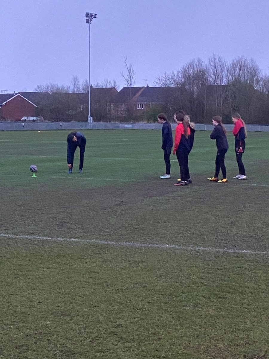 Massive happy birthday to our kicking coach <a href="/ZoeHarr26119405/">Zoe Harris</a> we hear your the kicker at <a href="/saints1890women/">St.Helens Women</a> so we know you know what your talking about when you help us 😉 happy birthday from all the girls and us coaches hope you have an Amazing time with your friends and loved ones