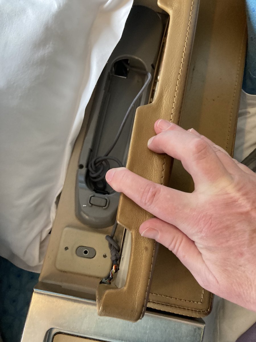 mocciol's tweet photo. @EGYPTAIR Disappointing to pay for a business class seat and find the controls totally missing https://t.co/cNKvjTjcRm