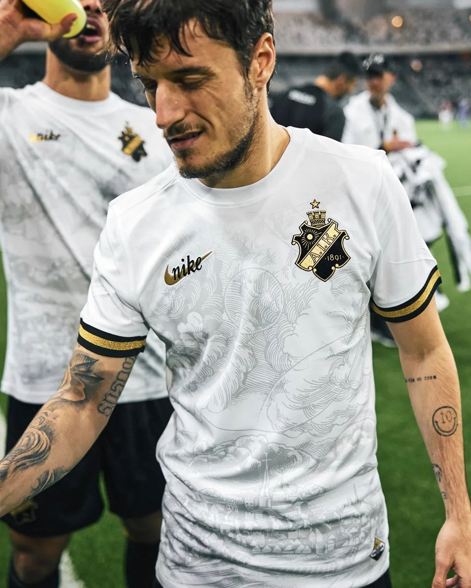 Copa90's tweet photo. AIK's new Stockholm kit made its on-pitch debut over the weekend and our need for it only grew stronger https://t.co/85WqJmC5Va