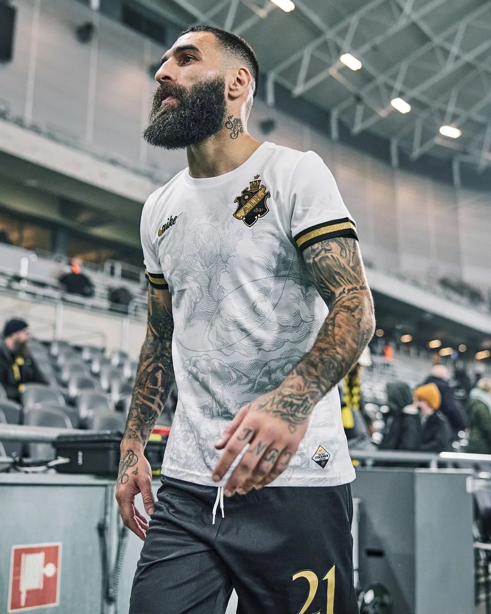 Copa90's tweet photo. AIK's new Stockholm kit made its on-pitch debut over the weekend and our need for it only grew stronger https://t.co/85WqJmC5Va