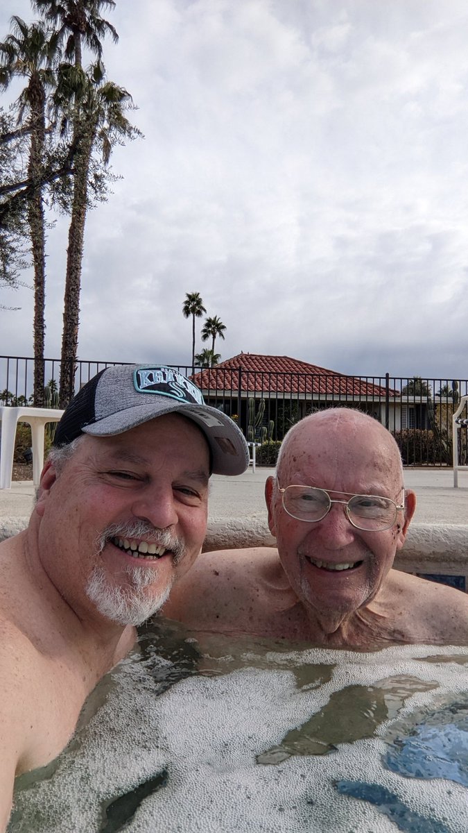 Thomas🐕⚾️🏒🏳️‍🌈✌🏼 tweet media