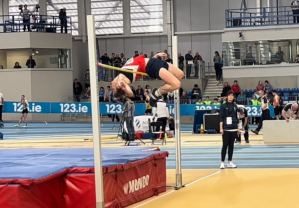 Athletics_MTU's tweet photo. 🏆Great weekend for the club at the @irishathletics National Senior Indoor T&amp;F

👏Results below:
🥇David Kenny - 1st - 5km Racewalk
🥈Clodagh Walsh - 2nd - Pole Vault
🥈Ben Donovan - 2nd - High Jump
🎖Colin Doyle - 5th - 60m
🏵Lucy Holmes - 5th - 800m
🏅Ryan Duggan - 8th - Shot https://t.co/kc3qe1UIfs