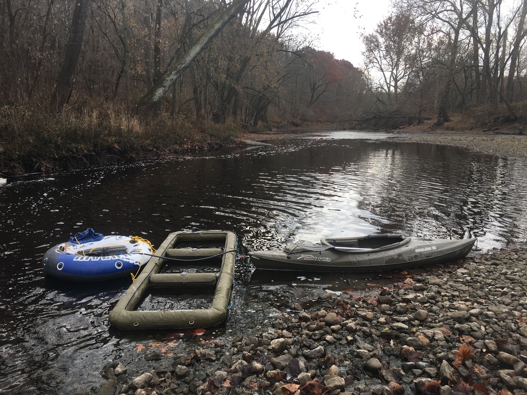 jayhawktiemann's tweet photo. SUMMER JOB ALERT!

On this #MolluskMonday, excited to announce the #INHSMollusk lab is hiring 3 techs to help w/ mussel &amp; fish surveys. Work includes monitoring endangered mussels, sampling non-game fishes, &amp; some museum work

Come work w/ us!

More info: https://t.co/X2SL7I4nts https://t.co/RouQtGHJIn