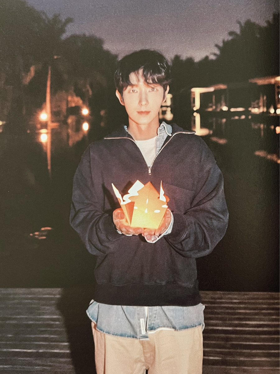 PortalJoonGiBR's tweet photo. [#FANSCAN] Mais algumas imagens do photobook da Splendor compartilhadas pelos fãs.

ℹ️Sessão de fotos realizada no Vietnã em julho de 2022.

©️callis_jg
#LeeJoonGi #이준기 https://t.co/JFwPy32gHf
