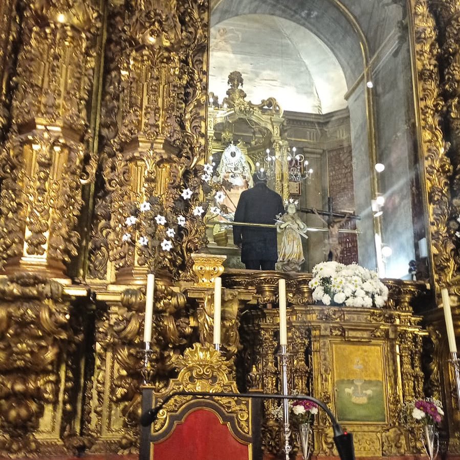 _losmilagros's tweet photo. En la tarde de ayer, visitó el Camarín de Nuestra Señora y ha rezado a sus plantas el Nuncio de Su Santidad en España, Monseñor Bernardito Cleopas Auza. 

#soydelapatrona #virgendelosmilagros #elpuertodesantamaria https://t.co/dNfvWrN0CA