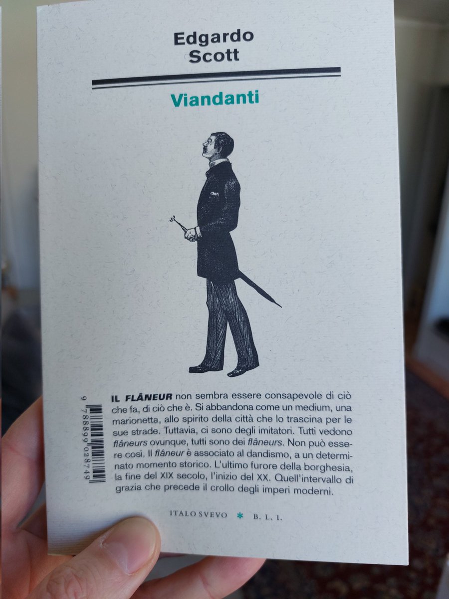 Me acaba de llegar la flamante y preciosa edición de Caminantes en italiano, es decir, VIANDANTI. El 24 de febrero en todas las librerías. Gracias eternas a Marino Magliani y la traducción de lujo de <a href="/richeciliege/">Alessandro Gianetti</a>. Gracias por la confianza a @DarioDeCristofaro, <a href="/italosvevolibri/">Italosvevo Edizioni</a>