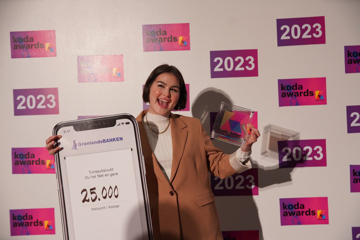 Naja P takes home a Koda Award for her EP Naasunnguusunga🌼The 2023 Koda Award Committee described the young artist's melodies as catchy and her lyrics as powerful, thought provoking and brave. Naja P’s EP is available on Spotify, Youtube and Apple Music  🎧😍 Pilluarit! 🏆🎤