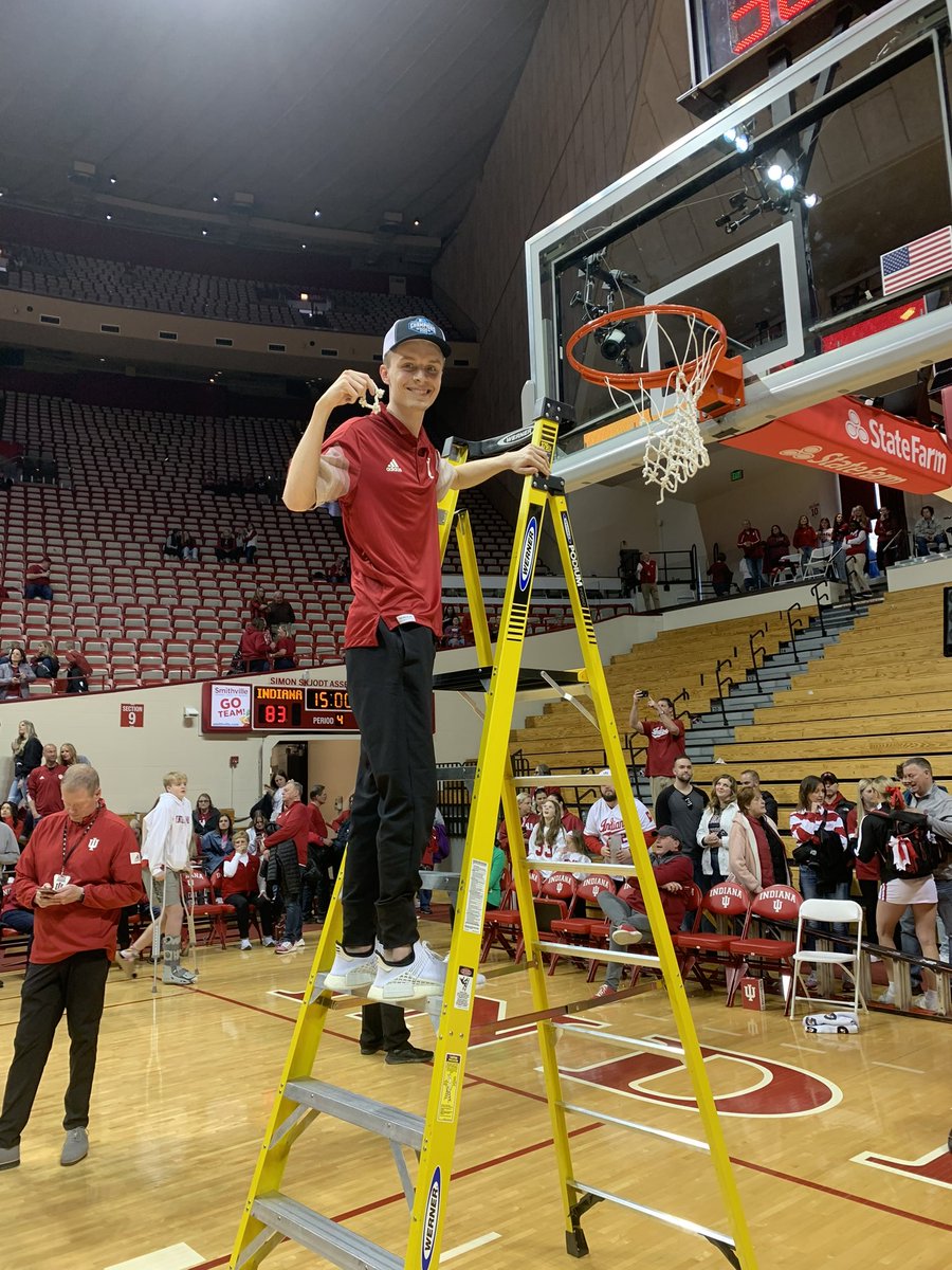 abbynormal_33's tweet photo. Not too shabby of a Sunday afternoon for @R_Money30 !! #seniorsunday #iuwbb #B1GChamps 🔴⚪️🏆💪🏻🏀 https://t.co/Lnilp3XVwD