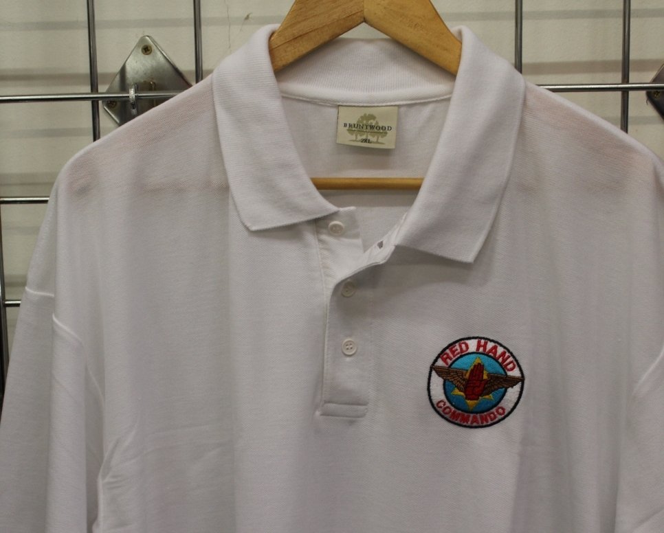 kulture_watch's tweet photo. If clothing with paramilitary emblems on it is illegal... @PSNIBelfastE will be raiding the Union Jack Shop on the Newtonards Road very soon. 🤔 https://t.co/T6T60Vm643