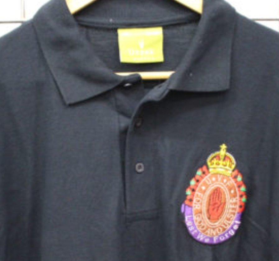 kulture_watch's tweet photo. If clothing with paramilitary emblems on it is illegal... @PSNIBelfastE will be raiding the Union Jack Shop on the Newtonards Road very soon. 🤔 https://t.co/T6T60Vm643