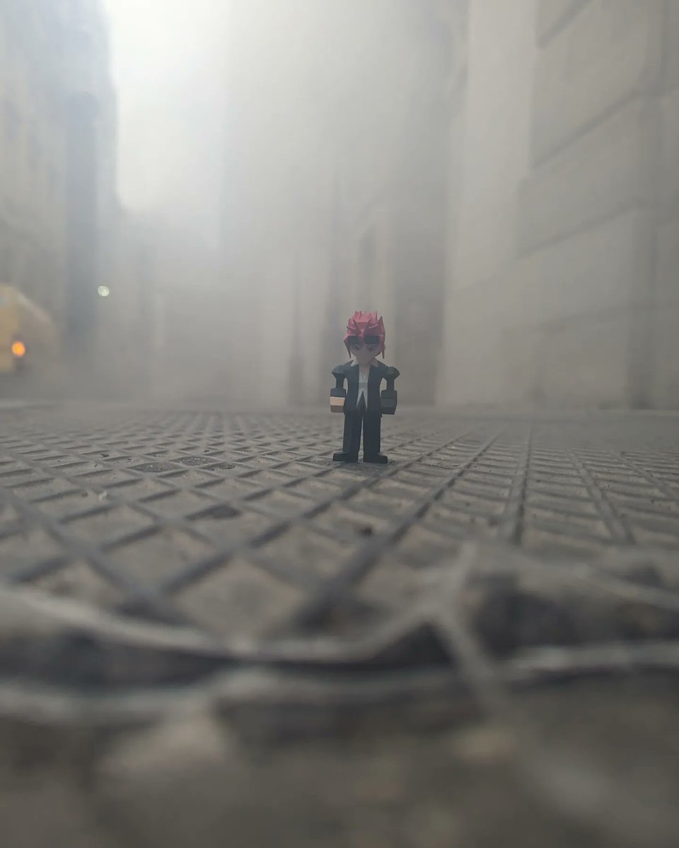 XVIInumberXVII's tweet photo. Reno dans le brouillard de PARIS
Voici la photo originale et celle avec des retouche
Vous préférez laquelle ?

#reno #finalfantasycharacters #FinalFantasyVII #finalfantasy7 #finalfantasy7remake #squareenix #toyscollector #toyphotography #streetphotography

https://t.co/iwlFdtXcD4 https://t.co/G6pNm1kVaD