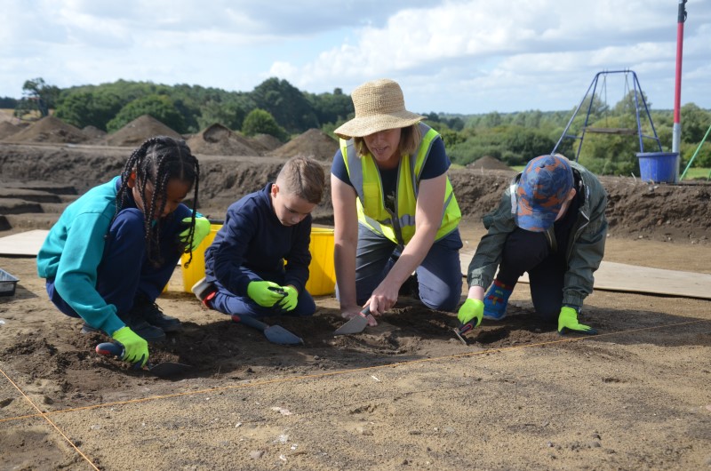 Job Vacancy: Archaeology Project Delivery Officer
Deadline: 12 March 2023

Help deliver a high-profile community archaeology project, Rendlesham Revealed.

Apply Here: suffolkjobsdirect.org/#en/sites/CX_1…

#Archaeology #RendleshamRevealed