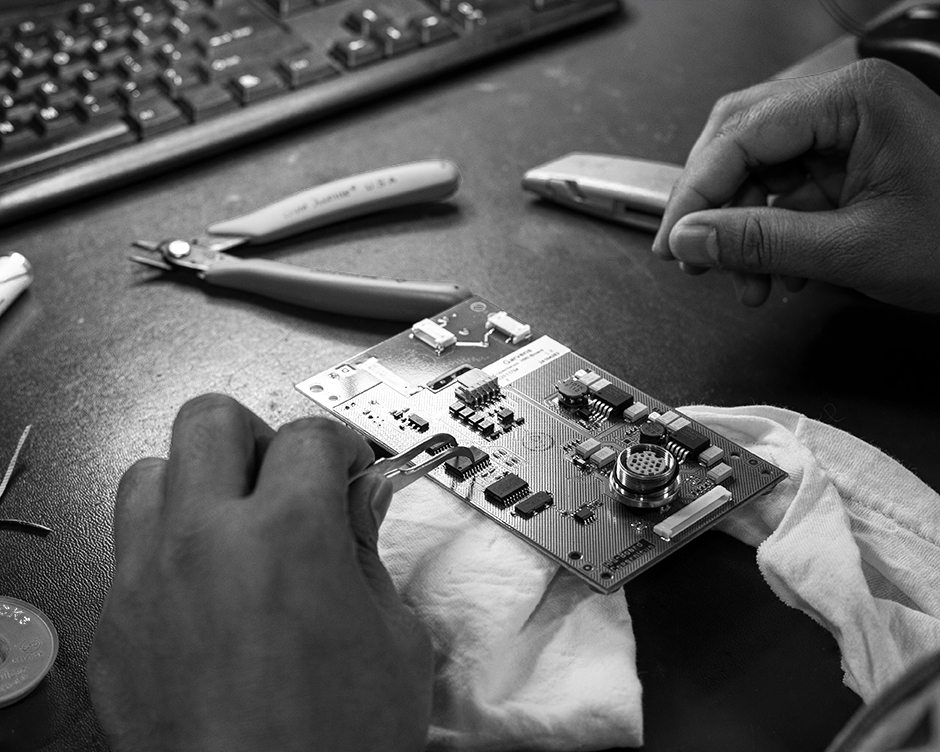 Radwell_Intl's tweet photo. One of our North Carolina Repair techs at work. Our repair techs are the best! Head to this link to learn more about Radwell’s repair service. https://t.co/hpMKmLV7yI
#ChooseRadwell #Radwell #Repair #IndustrialAutomation #WeCanFixIt #RadwellRepairs https://t.co/t5oH2nKmEW