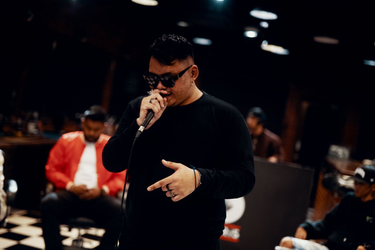 16BarisOfficial's tweet photo. Who here agrees @rudeenysf, @confucius_confu &amp; @arunboii_my got raw talent?! ➡️ https://t.co/XKT1s4Ih9z 

#16BarisxTuneTalk #GoBeyond #AirForce1 #DefJamMsia #UniversalMusicMalaysia #WeAreRocketfuel https://t.co/5AvWxTpcgc