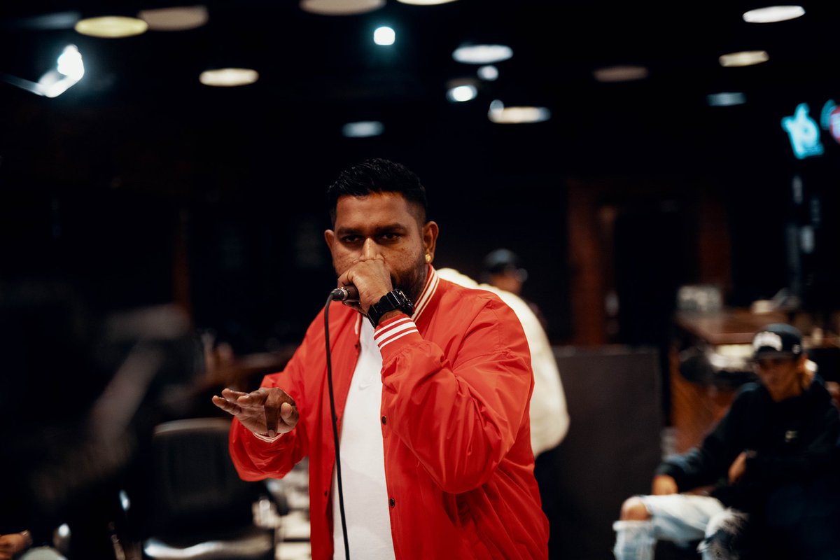 Who here agrees <a href="/rudeenysf/">RUDEEN</a>, <a href="/confucius_confu/">cønfu</a> &amp; <a href="/arunboii_my/">ARUNBOii</a> got raw talent?! ➡️ youtu.be/omgx_q1qh2E 

#16BarisxTuneTalk #GoBeyond #AirForce1 #DefJamMsia #UniversalMusicMalaysia #WeAreRocketfuel