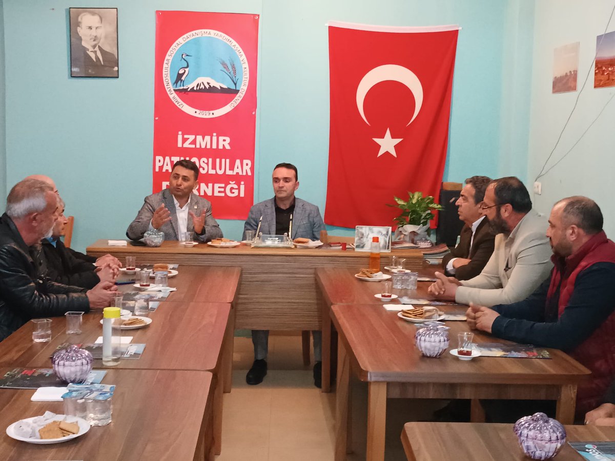 yenimenemen's tweet photo. İlçe Başkanlığı olarak İzmir Patnoslular Derneği Menemen Temsilciliği'ni ziyaret ettik. Misafirperverlikleri için Dernek Başkanı Sn. Musa Taşdelen'e ve yönetimine teşekkür ederiz. https://t.co/dBHAHpdv4n