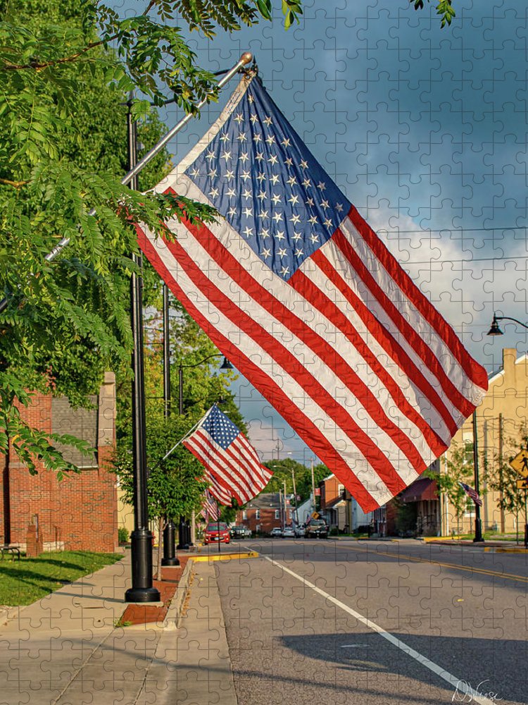 #smalltownusa #oldglory #puzzle #puzzles #ilovepuzzles #giftideas #independenceday #americanflag #mainstreet #AYearForArt #gifts #BuyIntoArt get this here!
fineartamerica.com/featured/old-g…