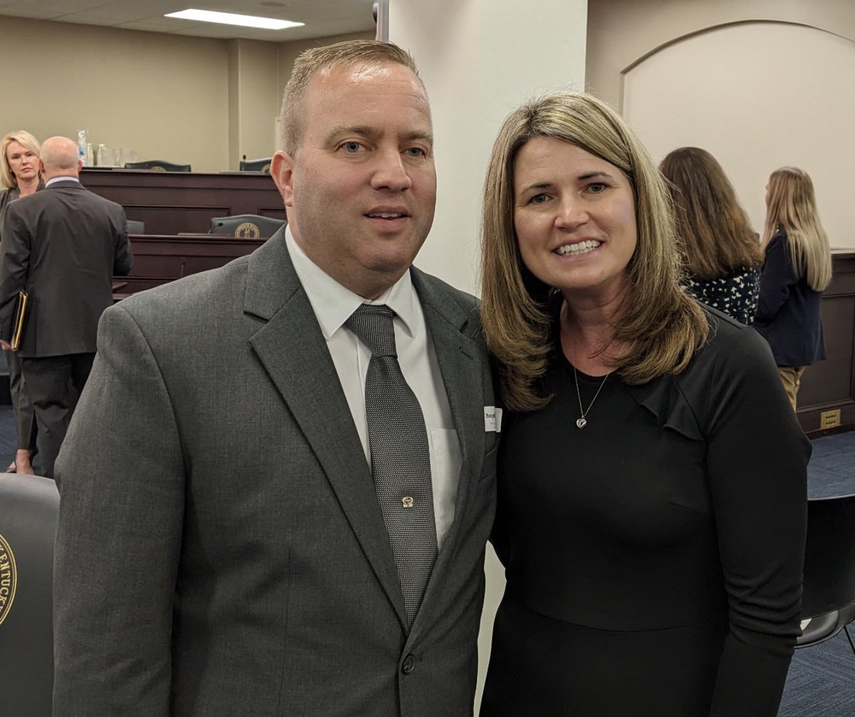 ACSCANKY's tweet photo. This story on our biomarker testing bill, House Bill 180, includes the remarkable personal experiences of cancer survivors who have benefited from biomarker testing: https://t.co/N7R8huFcB9
#KYGA23 #KYCancerActionDay https://t.co/pIzqyPul8d