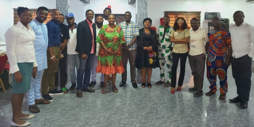 ceehopenigeria's tweet photo. Our organisation recently participated in a planning meeting by @fes_nigeria held for its partners in Lagos & chaired by its prog manager, @RemiIhejirika.
We were rep by 3 staff.
The meeting held at Elomaz Hotel, Lagos, Maryland, Lagos.
#HousingRight #WaterRight
#EnergyAccess https://t.co/CEH9mQ7Y8Y