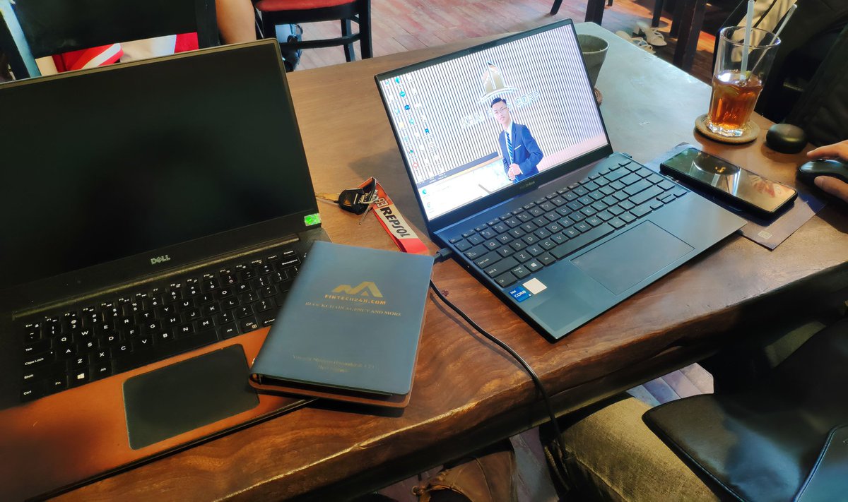 dinhthoi0501's tweet image. We always talk about new #companies, new #business_models especially with #technology companies.🌎
@_Louis_Ho said &quot;is it possible to simplify them so that everyone can access the high-tech products of those companies?&quot;
Why not ! 🫂
#partnership🤝#fintech24h👉💌 @fintech24h_com