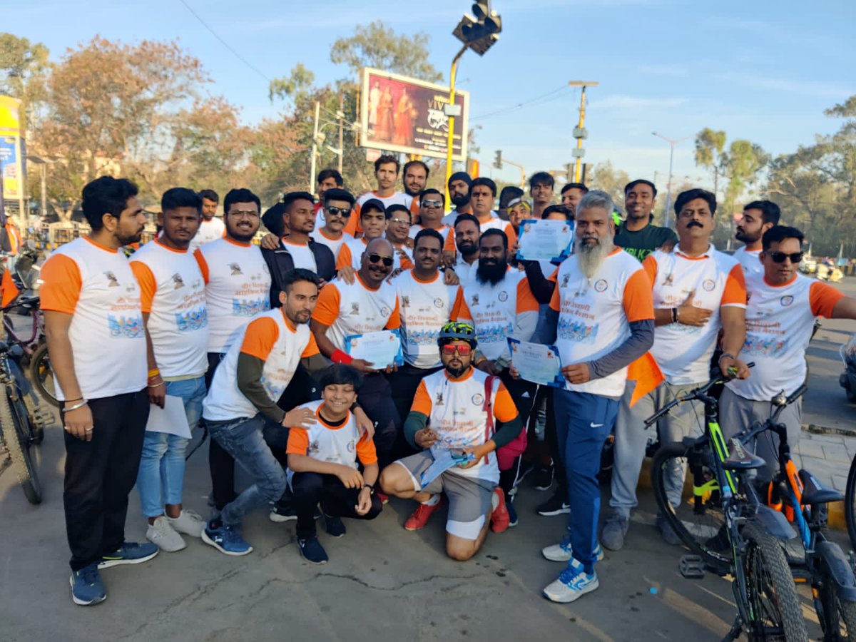 officialpankajF's tweet photo. आप सभी के सहयोग हेतु धन्यवाद एवं आभार। 

इस मैराथन को वर्ल्ड रिकॉर्ड भी दिया गया।

#marathon #cyclemarathon #worldrecord #rss #shivaji #shivajimaharaj #CycleRally #bjp4mp #indore #bjp

(2/2) https://t.co/FsWI00dImi