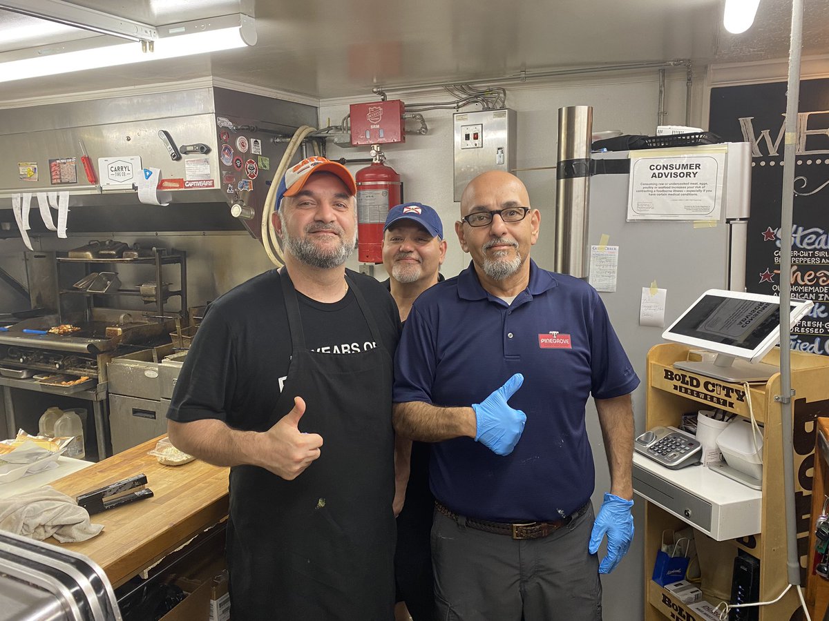 EatsandRoads's tweet photo. Great people, history and eats at Pinegrove Market and Deli (https://t.co/e6T6zCVhh6)…we stopped by for a Steak-in-a-Sack, potato salad and onion rings (all delicious). Visit https://t.co/hlEK1SY4im for more on our visit🥩 #jaxeats #jaxfoodies #goodfood #avondalejax https://t.co/X16yOLJe9o