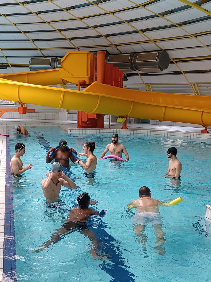 ufolep86's tweet photo. ‼️Sport société‼️ Dans le cadre du CTAI, l'Ufolep86 a organisé un stage natation pour les bénéficiaire de la protection internationale.
Merci @poitiersfr @Prefet86 de nous soutenir.
#ufolep @UFOLEP https://t.co/jNspJUhwWe