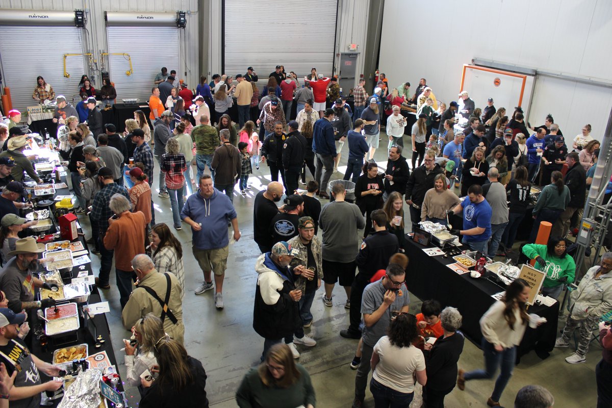 CountryBoyBrew's tweet photo. Thanks to everyone for joining us at the Country Boy Gravy Challenge! With all kinds of gravy, we want to congratulate Anthony Roe on taking home the top prize. His traditional sausage gravy was perfectly seasoned with just the right amount of heat.
#forthecountry #wegoto11 https://t.co/kg9vSakU37