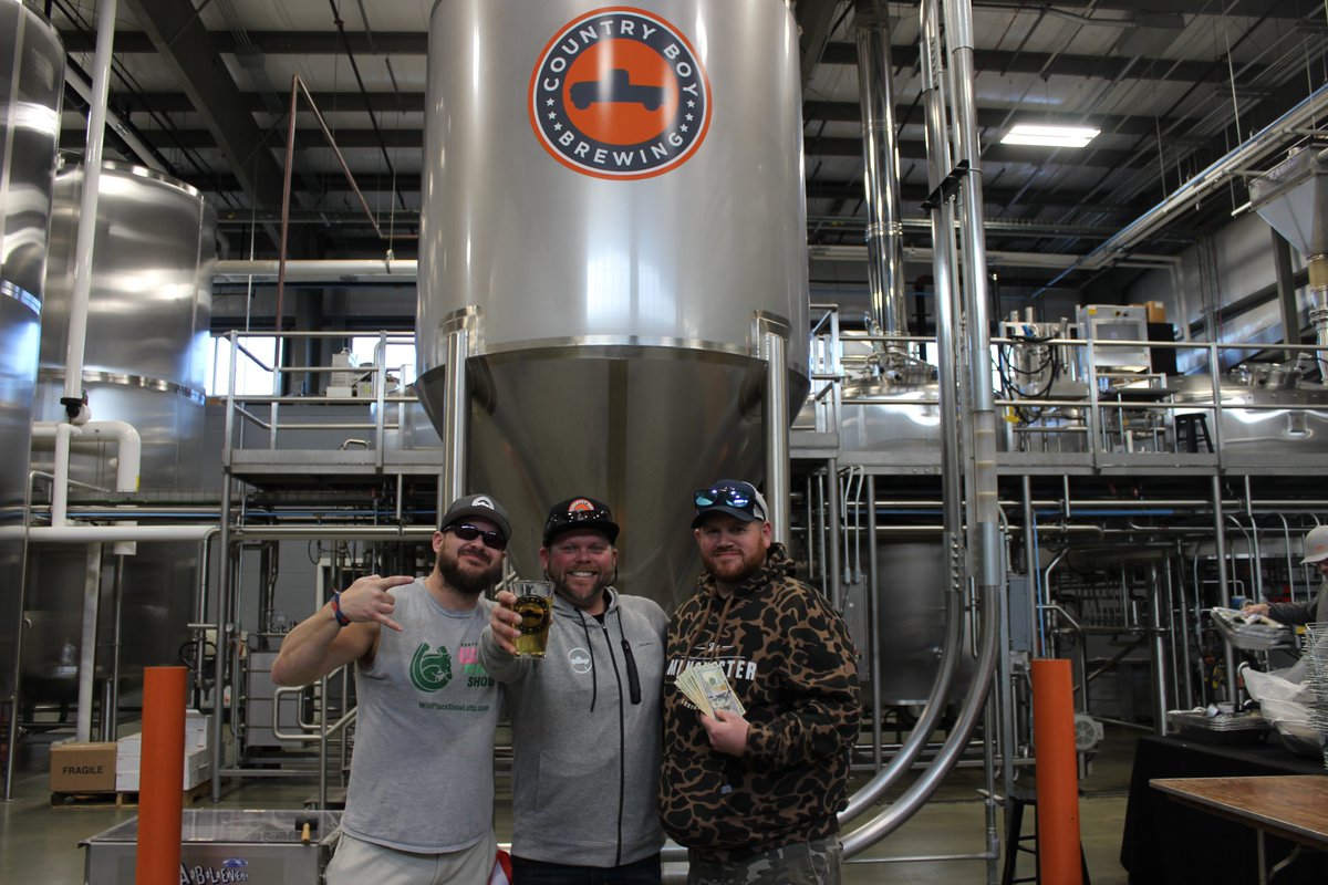 CountryBoyBrew's tweet photo. Thanks to everyone for joining us at the Country Boy Gravy Challenge! With all kinds of gravy, we want to congratulate Anthony Roe on taking home the top prize. His traditional sausage gravy was perfectly seasoned with just the right amount of heat.
#forthecountry #wegoto11 https://t.co/kg9vSakU37