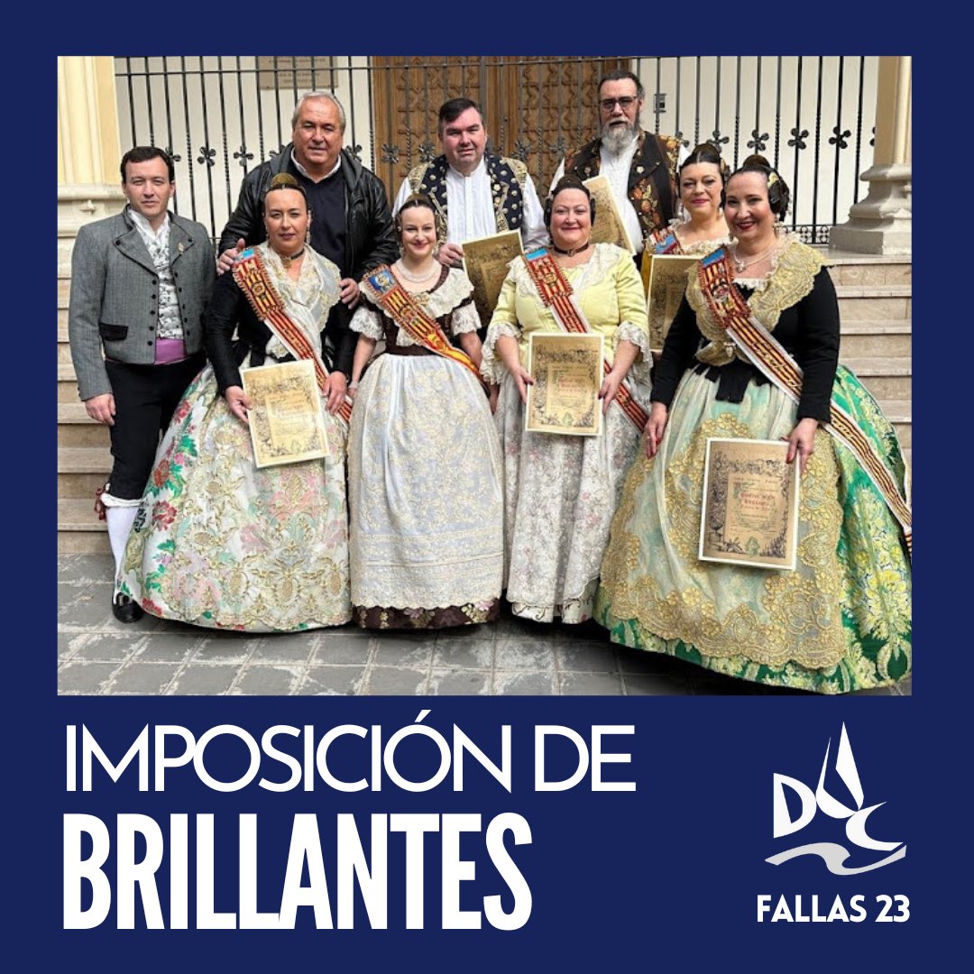 duquedegaeta's tweet photo. ❤️🔥 El Palacio de la Exposición celebró ayer la imposición de "Bunyols D'or i Brillants amb Fulles de Llorer" a algunos miembros de nuestra comisión.
📸 Además, nuestra FM realizó el intercambio de fotografías con la FMV.
#recompensa #intercambio #falla145 #fallas23 #falladelduc https://t.co/X4kBvJnuUF