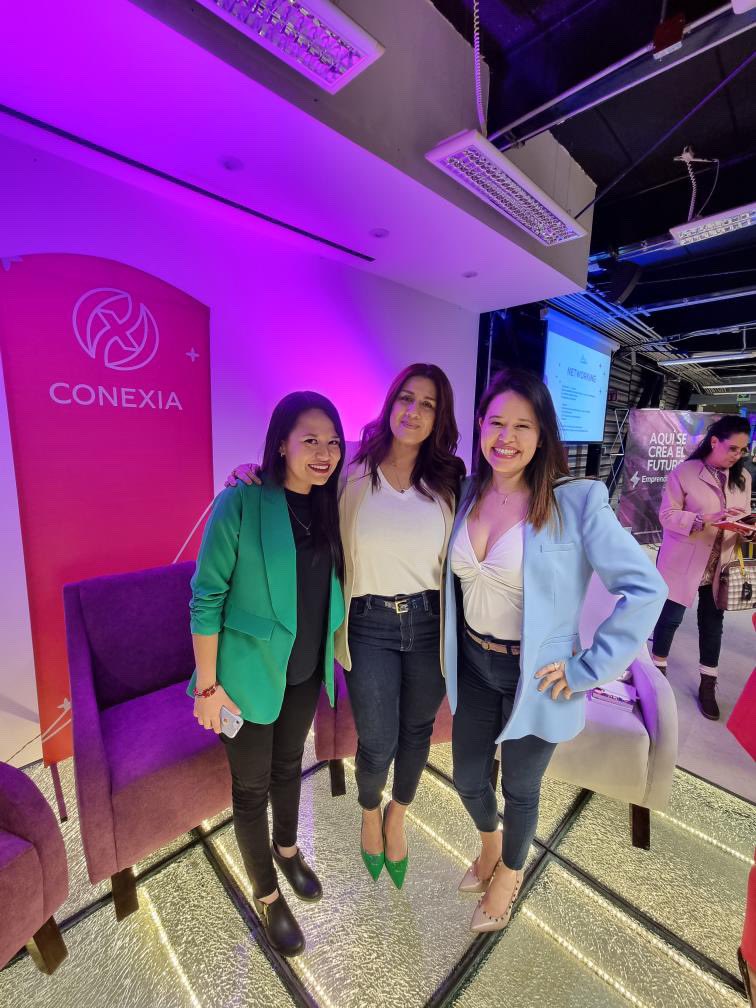 Nazareth_Black's tweet photo. Sigo en #SLP
Hasta ahora ha sido tan productivo y emocionante estar aquí. Les comparto algunas fotos del evento de #sheLeader donde estuve dando conferencia. Hoy tocan citas en la zona industrial 🏭
Excelente semana 💕 https://t.co/4MHMcOpCAk