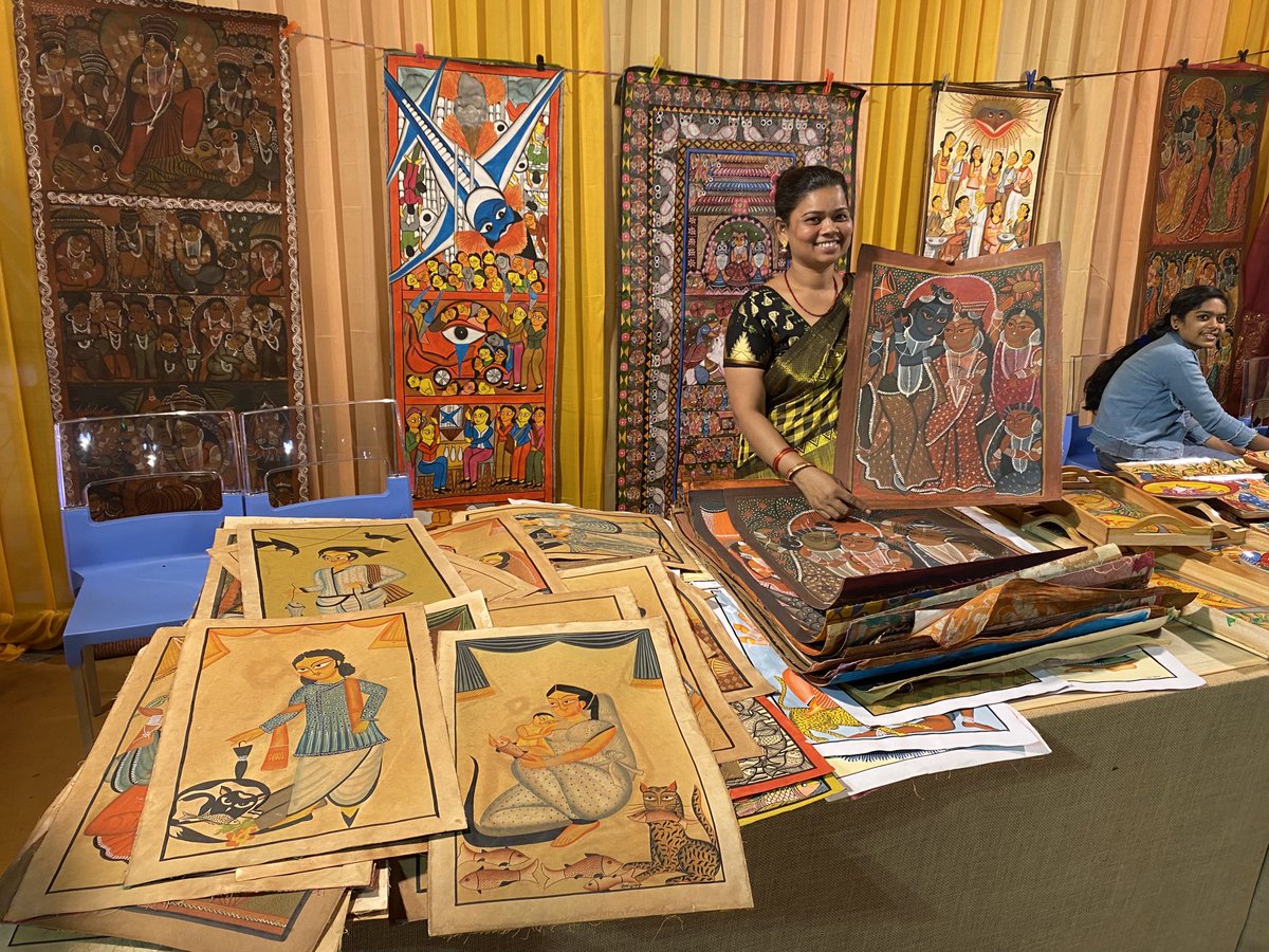 My favourite Kolkata souvenir is this Kalighat style painting of a couple taking a selfie by Sonali Chitrakar. Met her &amp; learned about her work at #MishtiHadirKotha, Old Town Hall. Perfect Valentines gift to my husband!