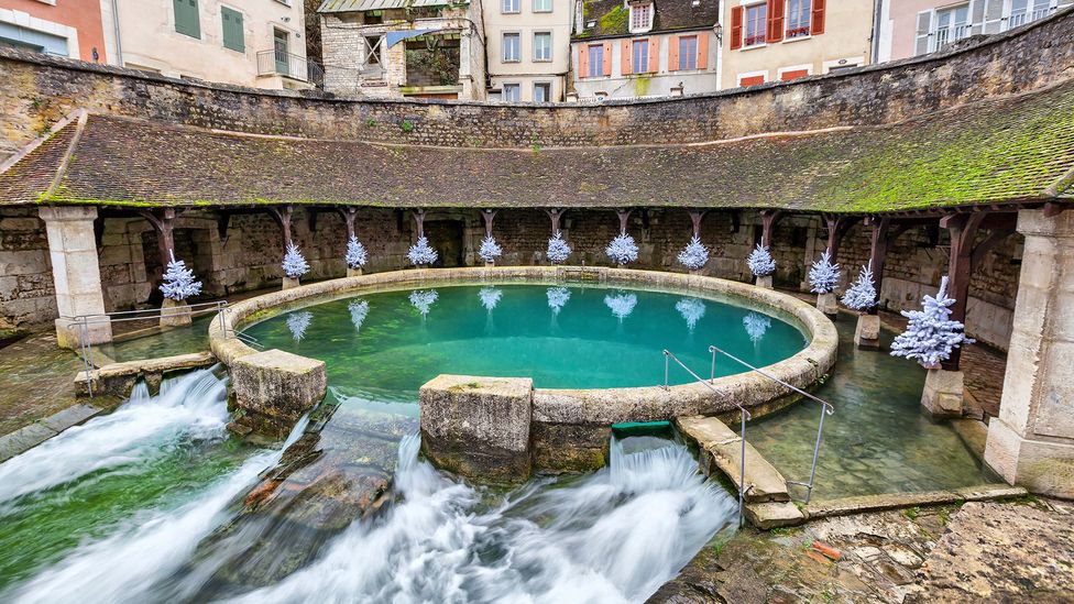 As GMs/DMs we create magical locations within our fantasy worlds, but our world has some magic too! 🌍

How would you use the Bottomless Spring in France in your game?

#ttrpg #dnd #TTRPGs #dnd5e
#mapmaker