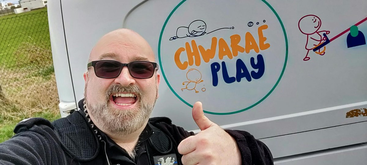 At a loss for what to do with the kids this half-term? Denbighshire County Council's Play rangers are all over the county this week with FREE activities for children.  More information here: orlo.uk/S74vy Your local Schools Officer #PCManus might even pop along too!