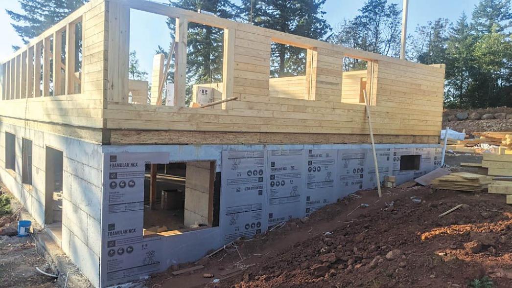 FarmShow's tweet photo. Mike Sykes shared his bright idea about energy-efficient house building with FARM SHOW readers 34 years ago. New No Furnace House Heats And Cools Itself efficient design. #energyefficient #heats #cools #selfheating https://t.co/GUJ1xEMNCf https://t.co/XYc5i3AAnz