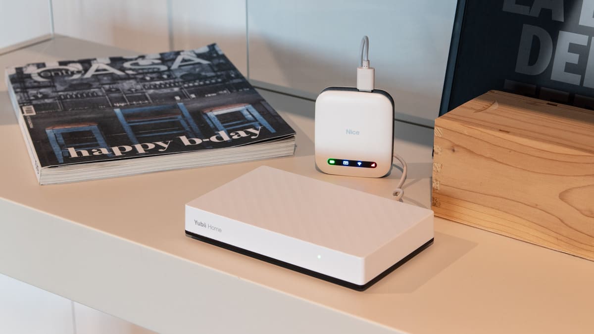 CeotechI's tweet photo. Nice HubPowerbank, un router mobile WiFi/LTE/3G compatto
#4G #CasaSmart #GadgetTech #HubPowerbank #Internet #LTE #MobileNews #Nice #NiceHubPowerbank #Notizie #Novità #RouterMobile #Sicurezza #SmartDevice #SmartHome #Tech #TechNews #Tecnologia #YubiiHome
https://t.co/Dwa7C4O90r https://t.co/gwpqIw6HFl