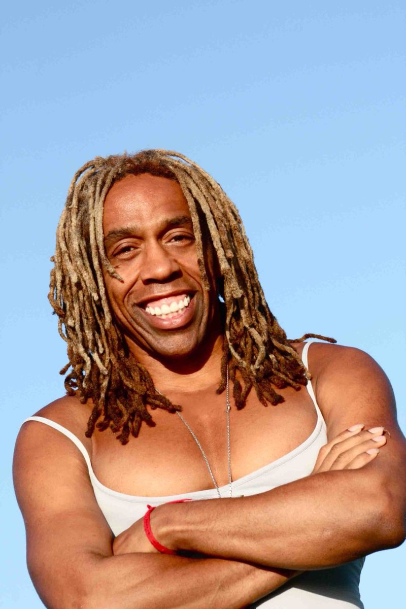 Calling all LGBTQ+ performers, writers, directors, creatives!

We're delighted to announce that award-winning writer / director / performer @RikkiBB will be running a free Queering Shakespeare workshop in person (Notts) and online (Zoom) on Sun 5 March, 4-6pm. 

1/4