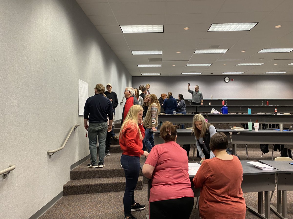 CMMarshall8688's tweet photo. USD 244 staff doing Color Code training to help better understand personality traits with β¦@BrettFenton9GBβ©. https://t.co/1Jqn6pft3P