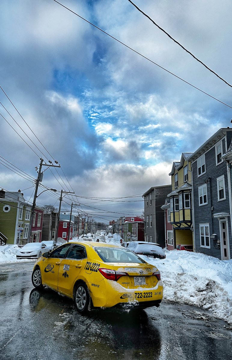 Streets of St John’s NL 🇨🇦 #goodmorning #photographylovers #MondayMotivaton #canada #stjohns #streetphoto #photooftheday #winter #newfoundland #colouredhouses #winter #snow #weather #stormhour