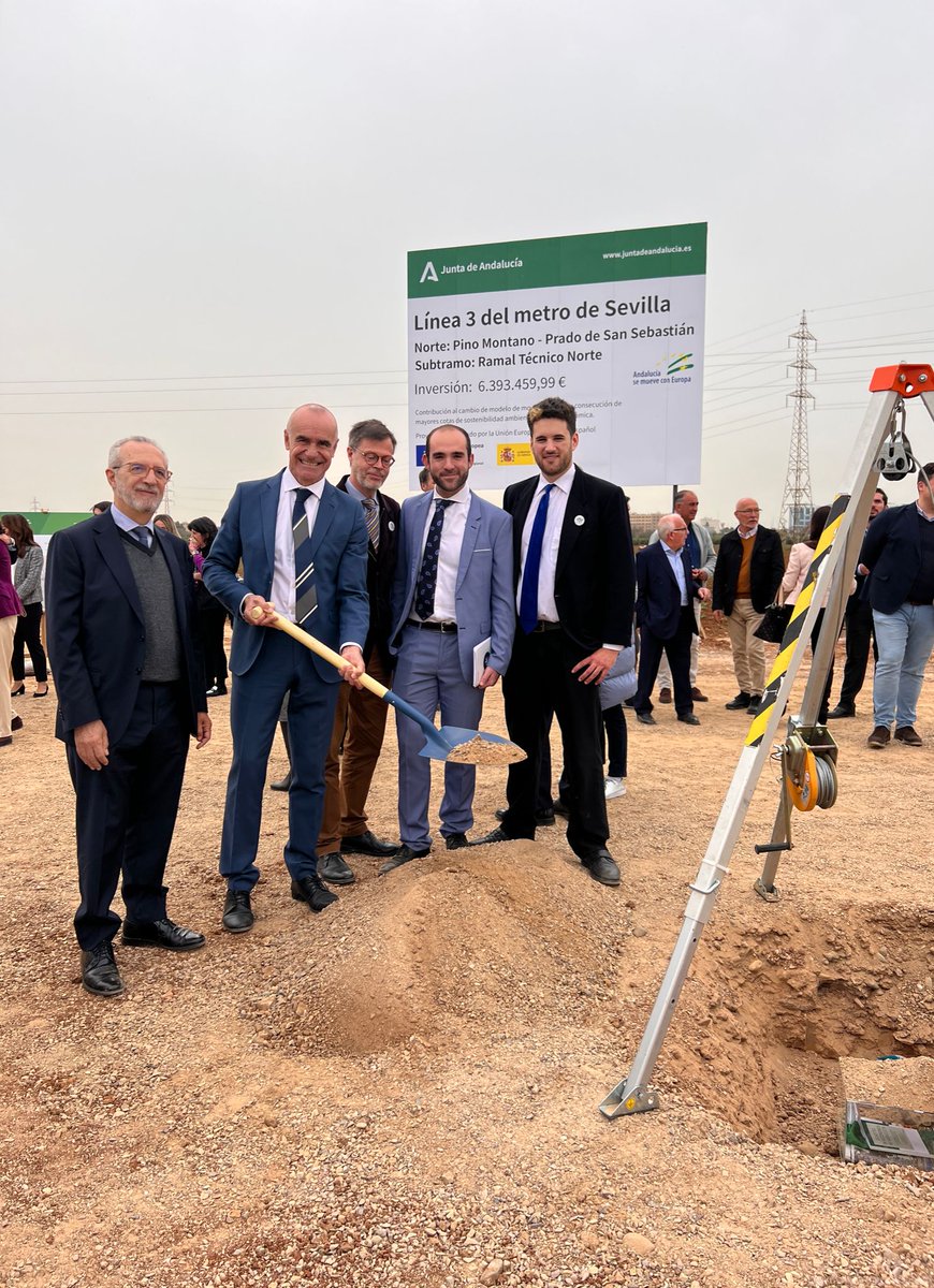 Sevquieremetro's tweet photo. 🚇¡SEVILLA, TODOS JUNTOS LO HEMOS CONSEGUIDO! 

¡COMIENZAN LAS OBRAS DE LA LÍNEA 3!🚇

🎉Después de muchos años de espera, acaba de ponerse la primera piedra del ramal técnico, el primer subtramo del tramo norte de la línea 3 (Pino Montano - Prado) https://t.co/75NWJ0CKYo