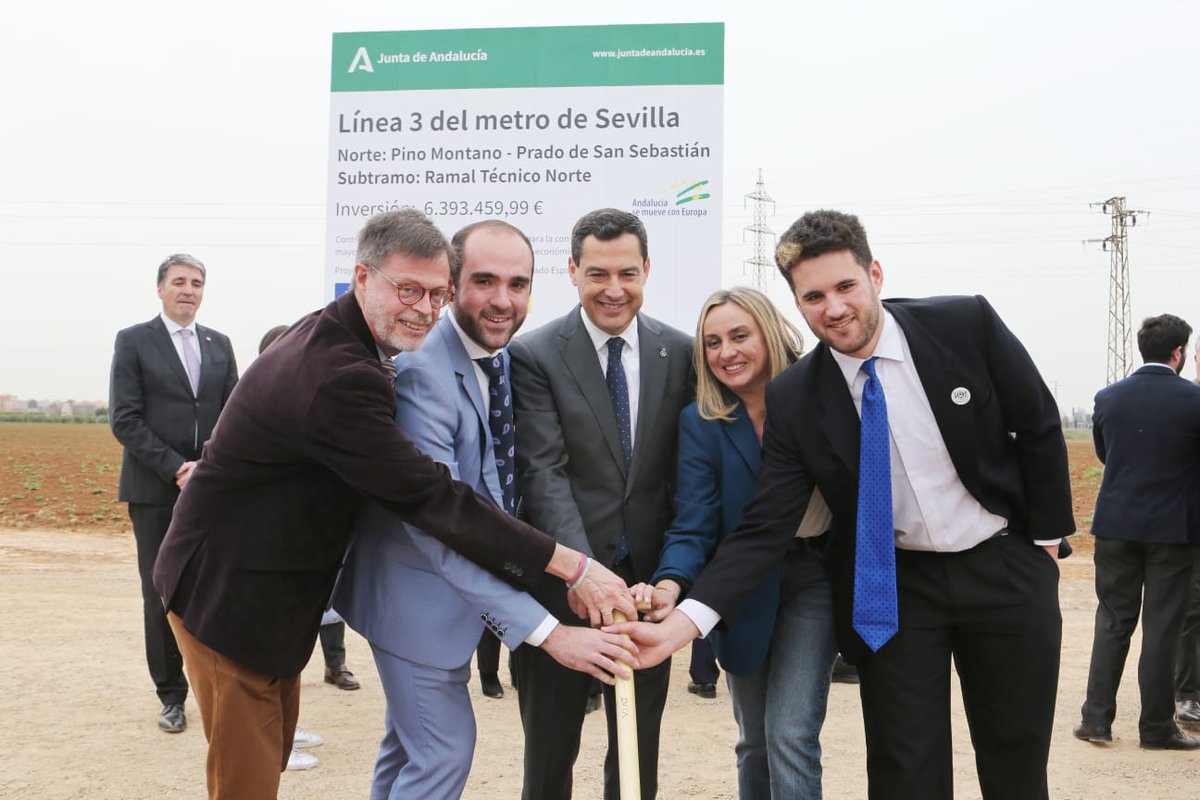 Sevquieremetro's tweet photo. 🚇¡SEVILLA, TODOS JUNTOS LO HEMOS CONSEGUIDO! 

¡COMIENZAN LAS OBRAS DE LA LÍNEA 3!🚇

🎉Después de muchos años de espera, acaba de ponerse la primera piedra del ramal técnico, el primer subtramo del tramo norte de la línea 3 (Pino Montano - Prado) https://t.co/75NWJ0CKYo
