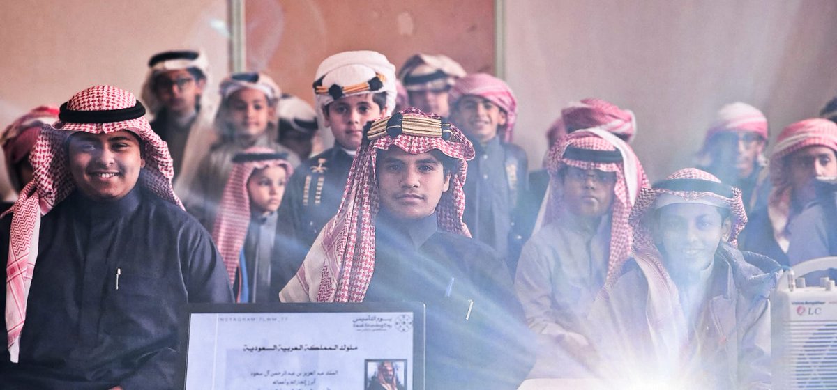 جمل الله حال حكامنا في كل عام
الامن والشرع نعمة يامنهو عدها.. 

ياهل العوجا لكم من سلام الله سلام
كل مسلم في بقاع البسيطة ردها.. 

#يوم_التأسيس

🇸🇦🇸🇦🇸🇦🇸🇦🇸🇦🇸🇦🇸🇦🇸🇦🇸🇦