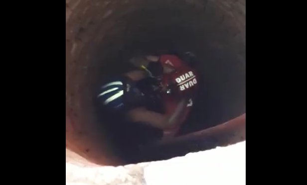 #Argentina Rescatan a una joven que cayó a un pozo de 12 metros en Córdoba
m.facebook.com/story.php?stor…